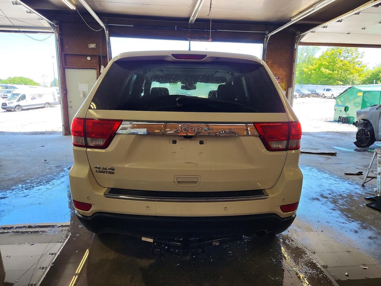 2011 JEEP GRAND CHEROKEE LIMITED photo 16