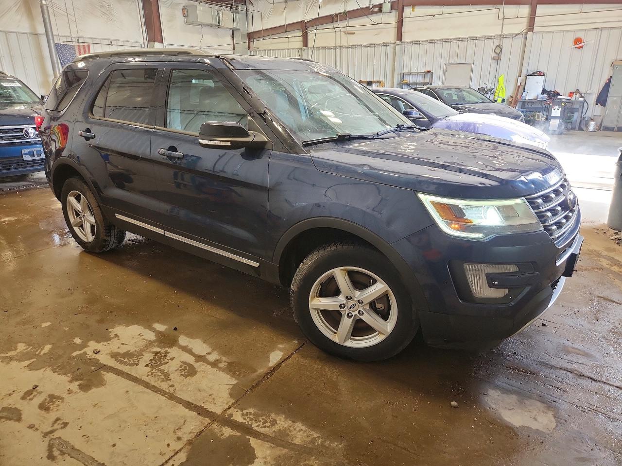 2017 FORD EXPLORER XLT photo 10