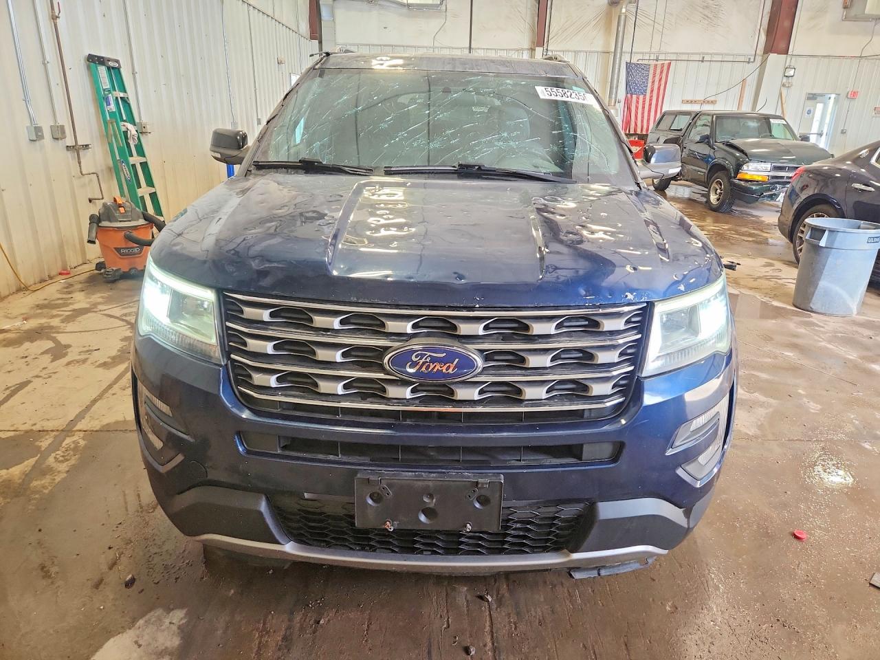2017 FORD EXPLORER XLT photo 13