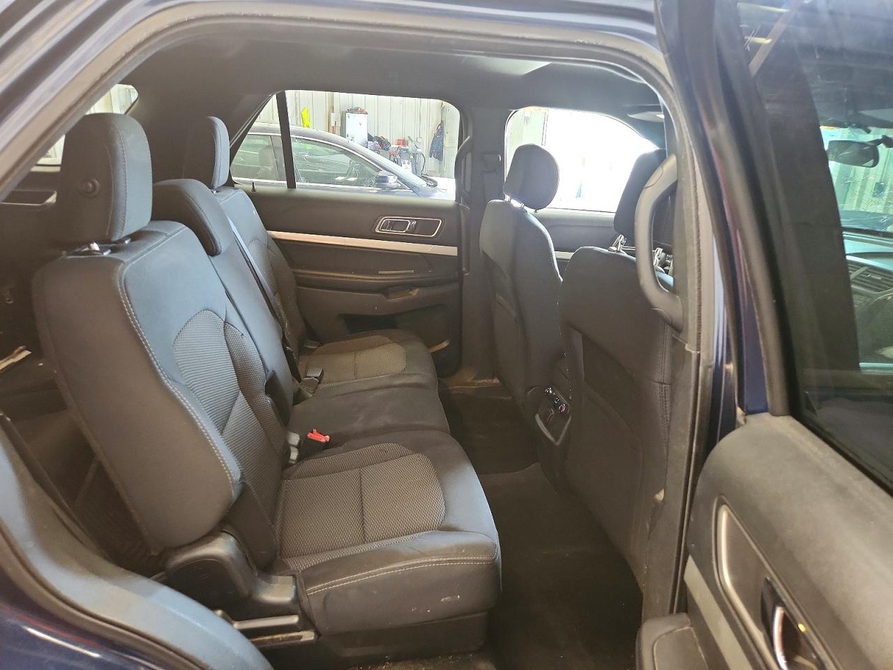 2017 FORD EXPLORER XLT photo 31