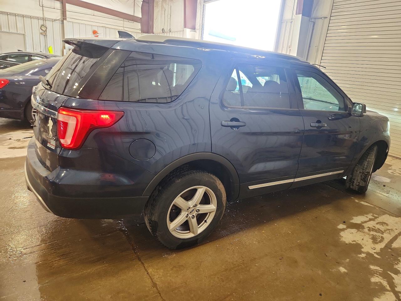 2017 FORD EXPLORER XLT photo 7
