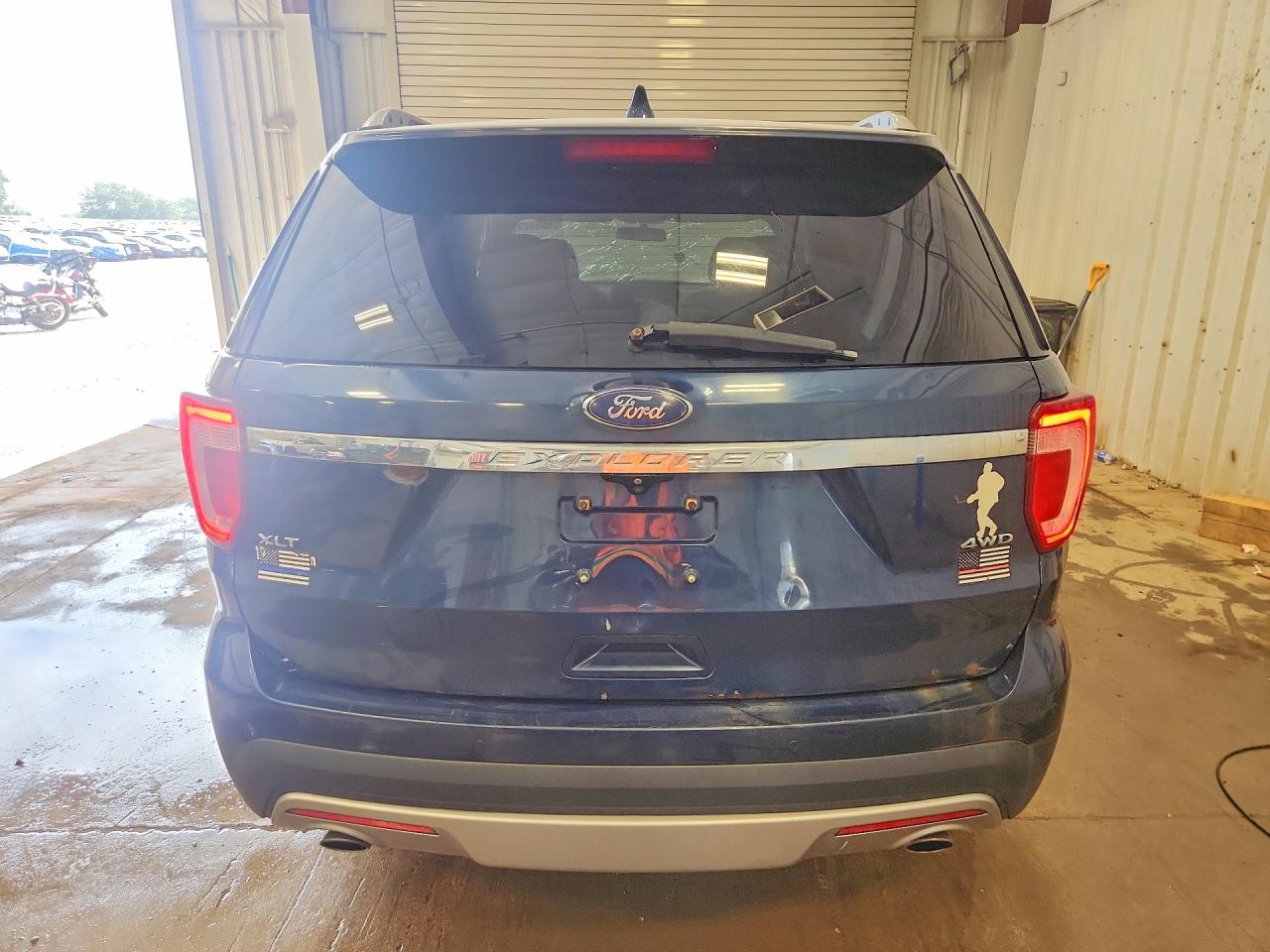 2017 FORD EXPLORER XLT photo 16