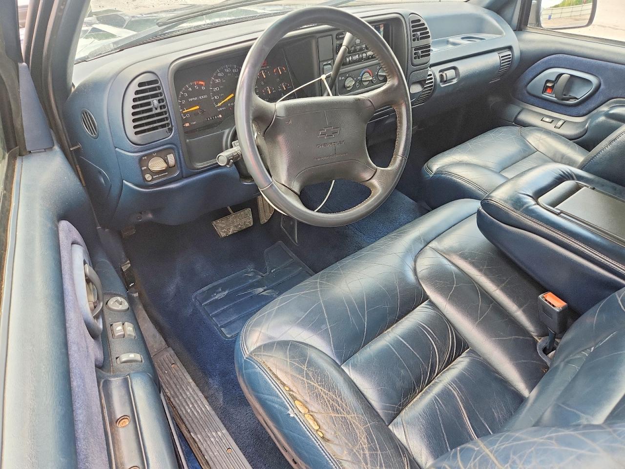 1996 CHEVROLET GMT-400 C1500 photo 8