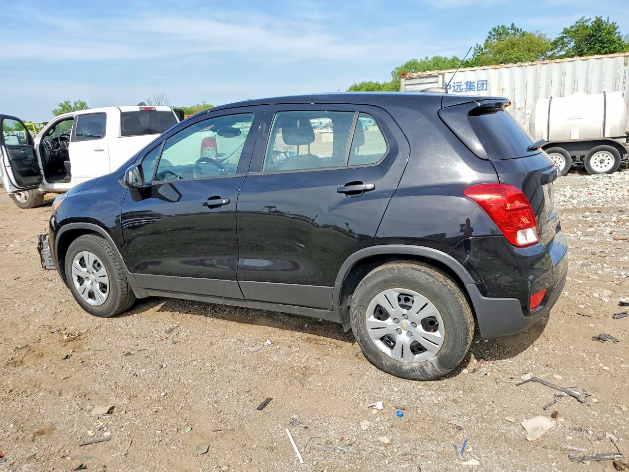 2018 CHEVROLET TRAX LS photo 3