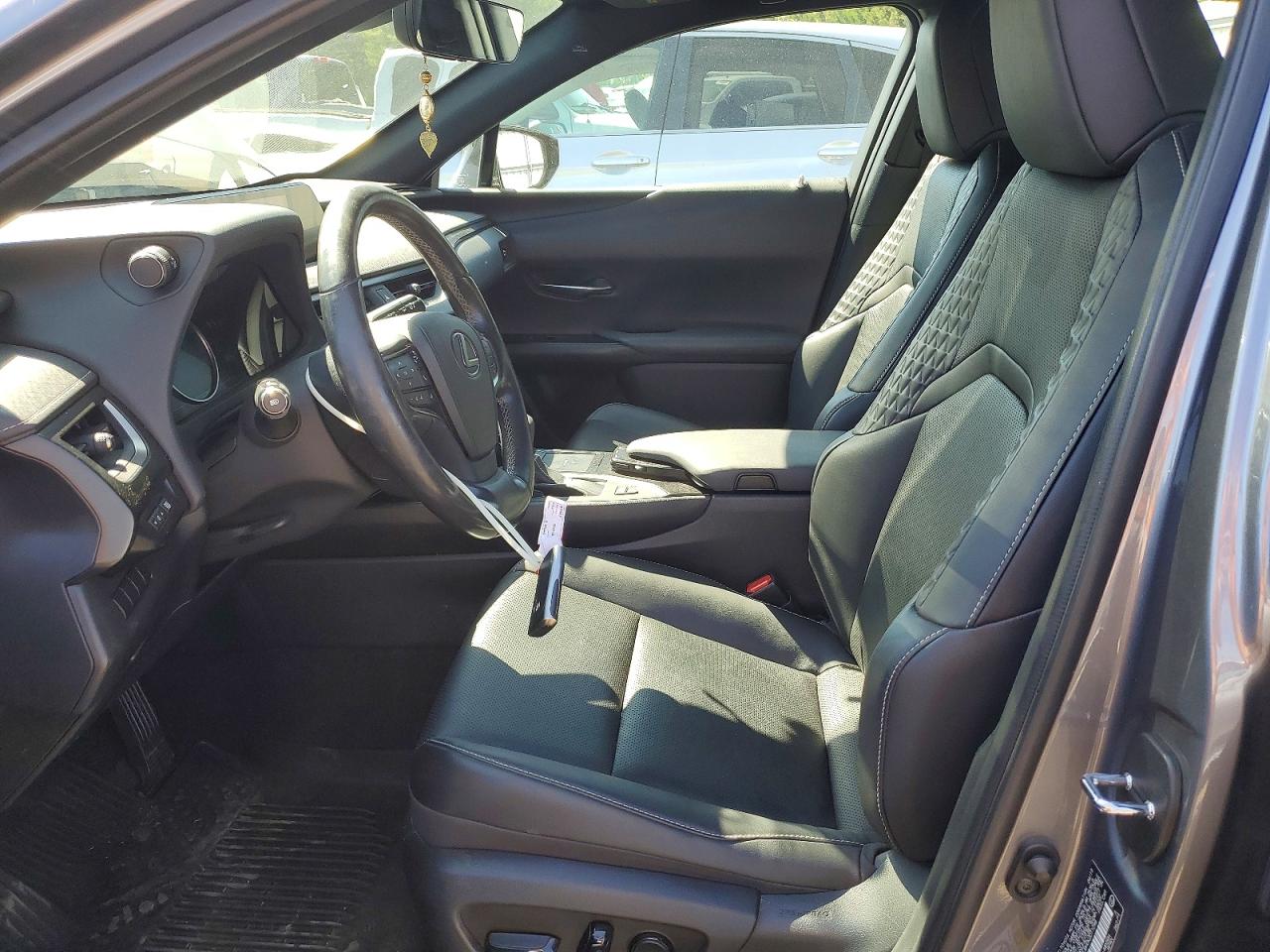 2019 LEXUS UX 250H photo 7