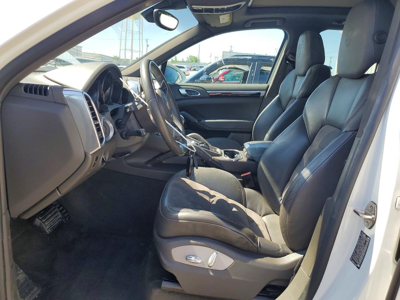 2018 PORSCHE CAYENNE photo 7