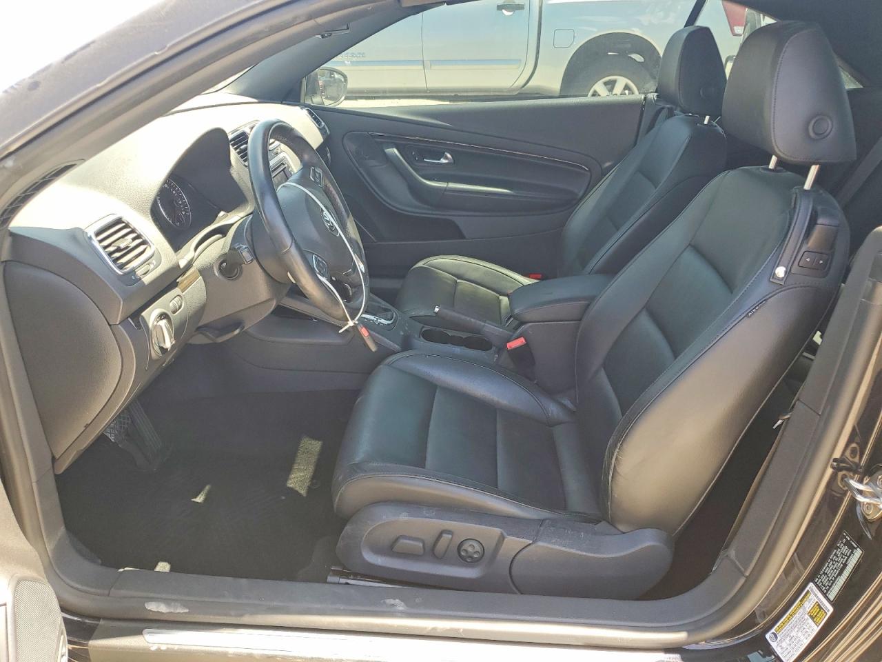 2013 VOLKSWAGEN EOS LUX photo 13