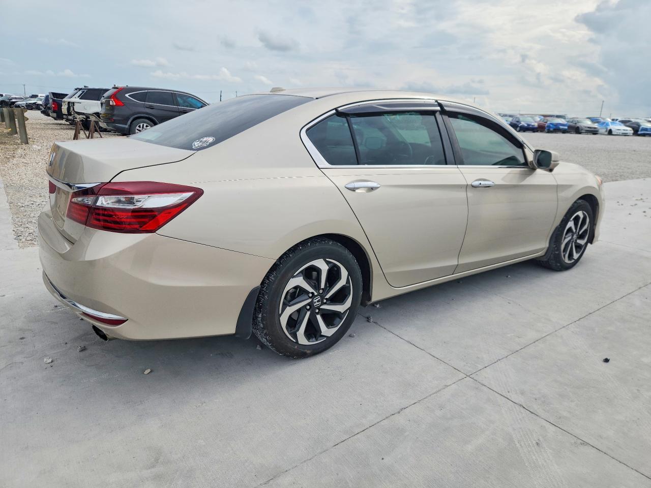 2016 HONDA ACCORD EX photo 5