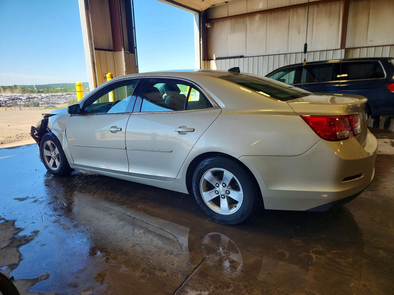 2014 CHEVROLET MALIBU LS photo 3