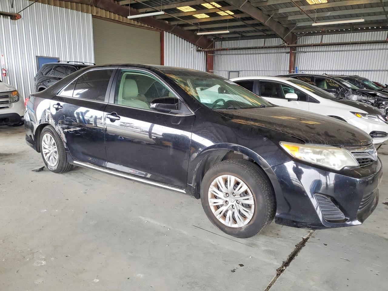 2012 TOYOTA CAMRY LE photo 4