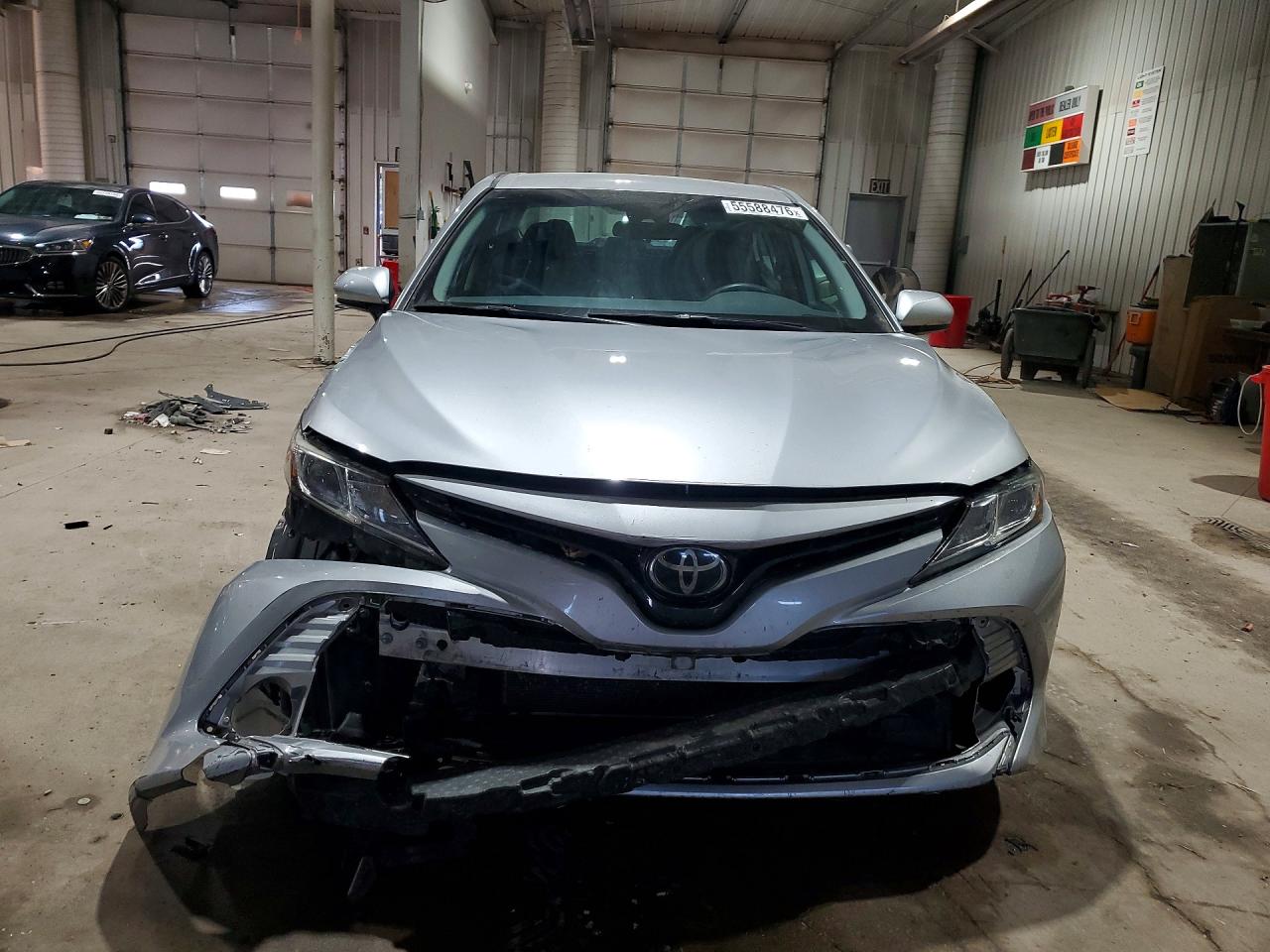 2019 TOYOTA CAMRY LE photo 13