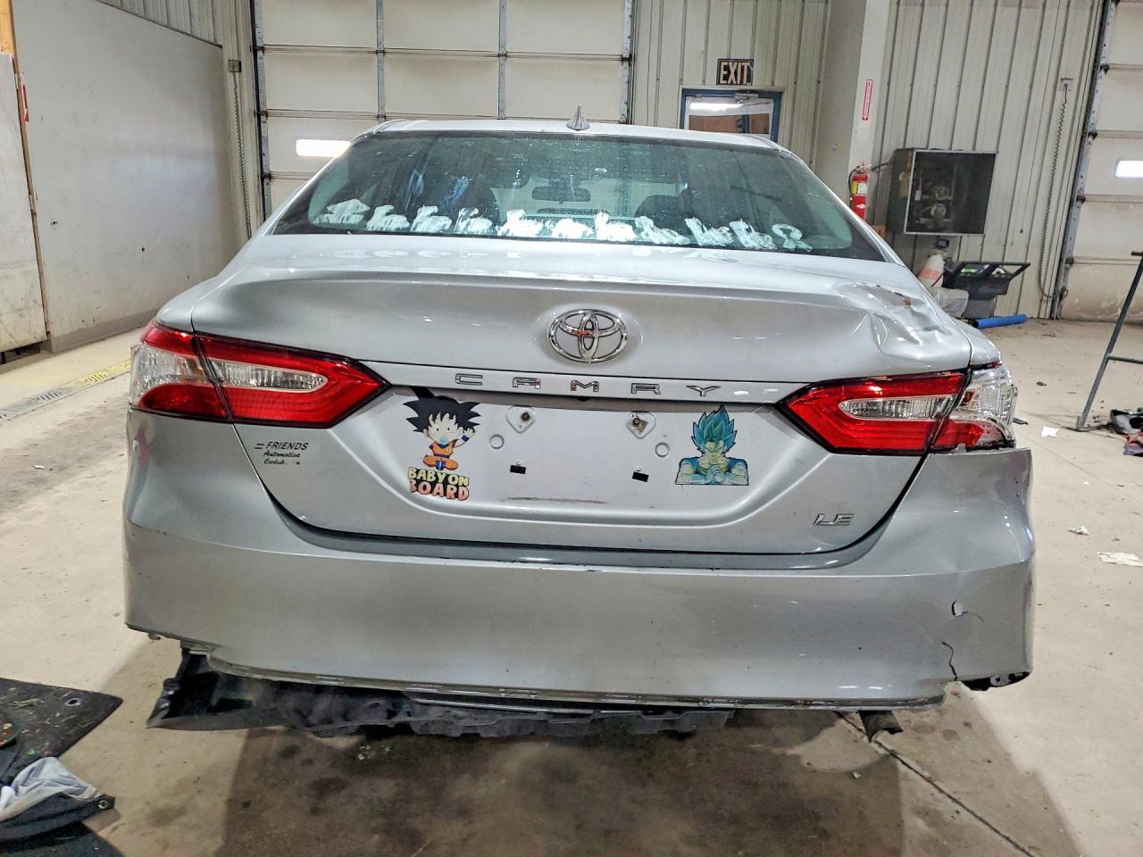 2019 TOYOTA CAMRY LE photo 16