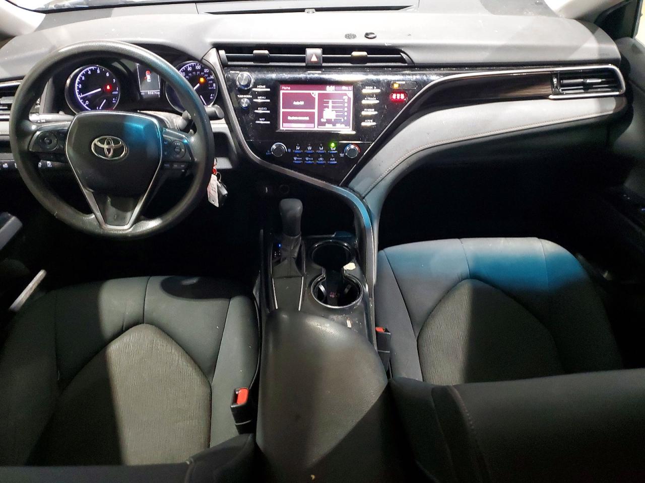 2019 TOYOTA CAMRY LE photo 22