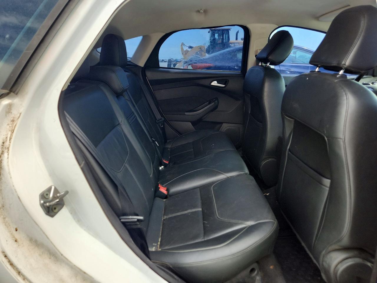 2015 FORD FOCUS SE photo 19