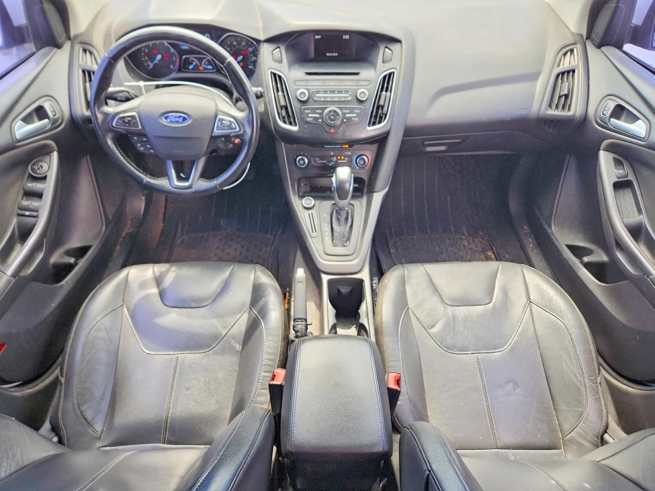 2015 FORD FOCUS SE photo 15