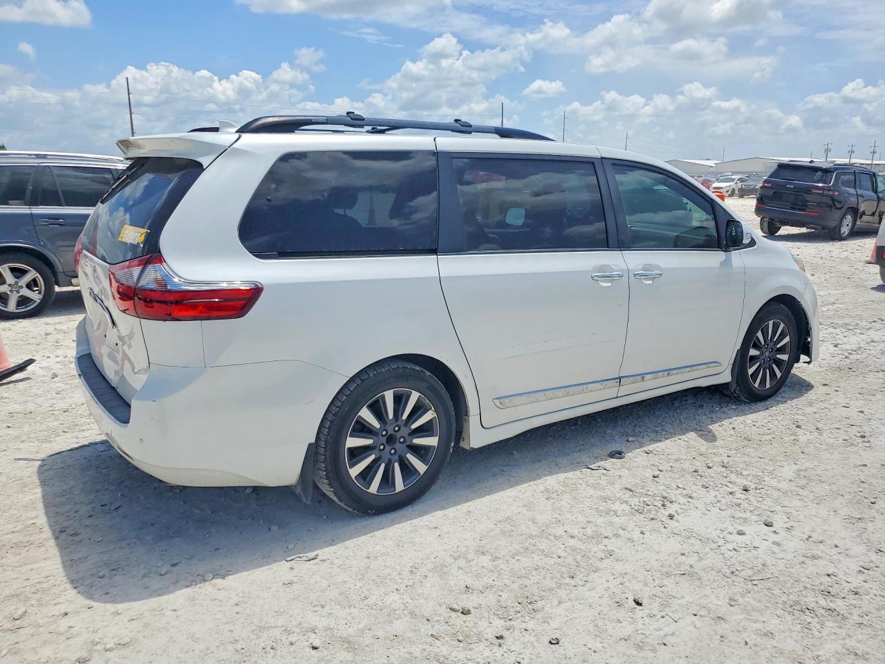 2020 TOYOTA SIENNA LIMITED 7-PASSENGER photo 5