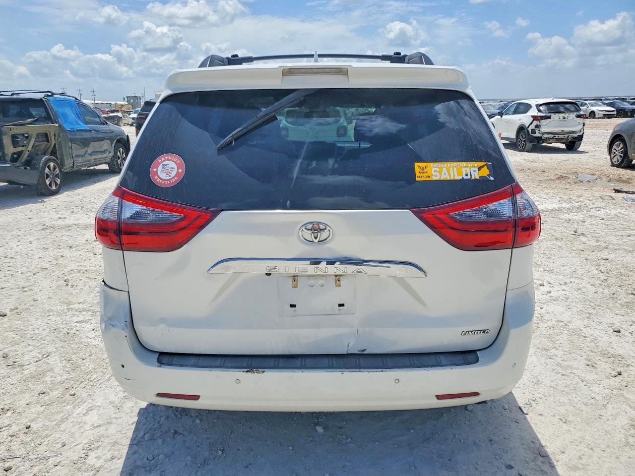 2020 TOYOTA SIENNA LIMITED 7-PASSENGER photo 11
