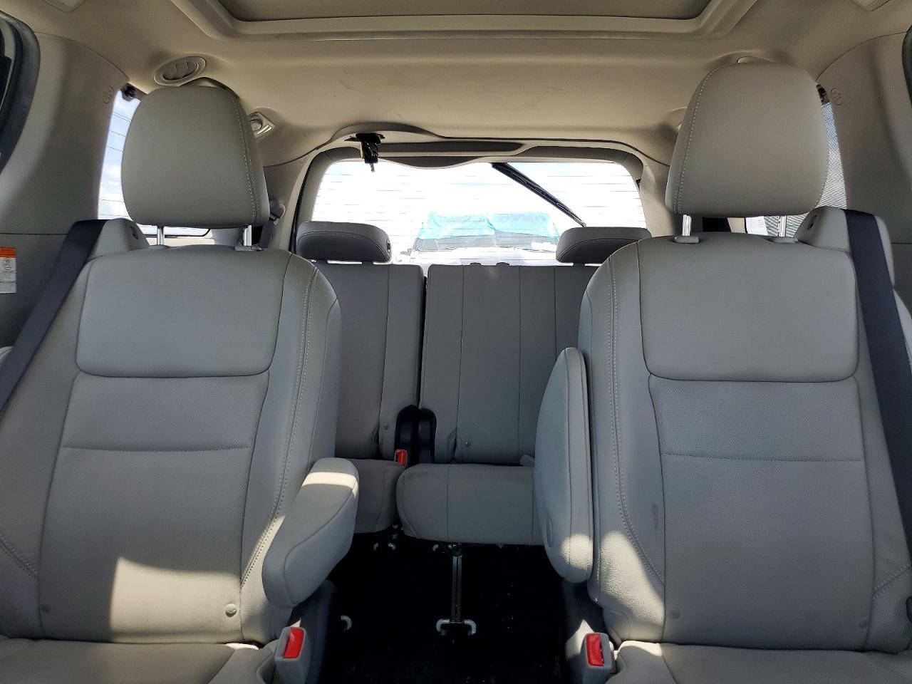 2020 TOYOTA SIENNA LIMITED 7-PASSENGER photo 19