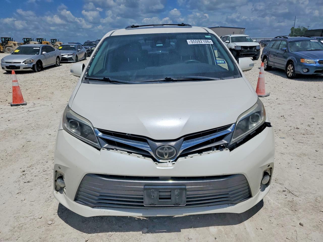 2020 TOYOTA SIENNA LIMITED 7-PASSENGER photo 9
