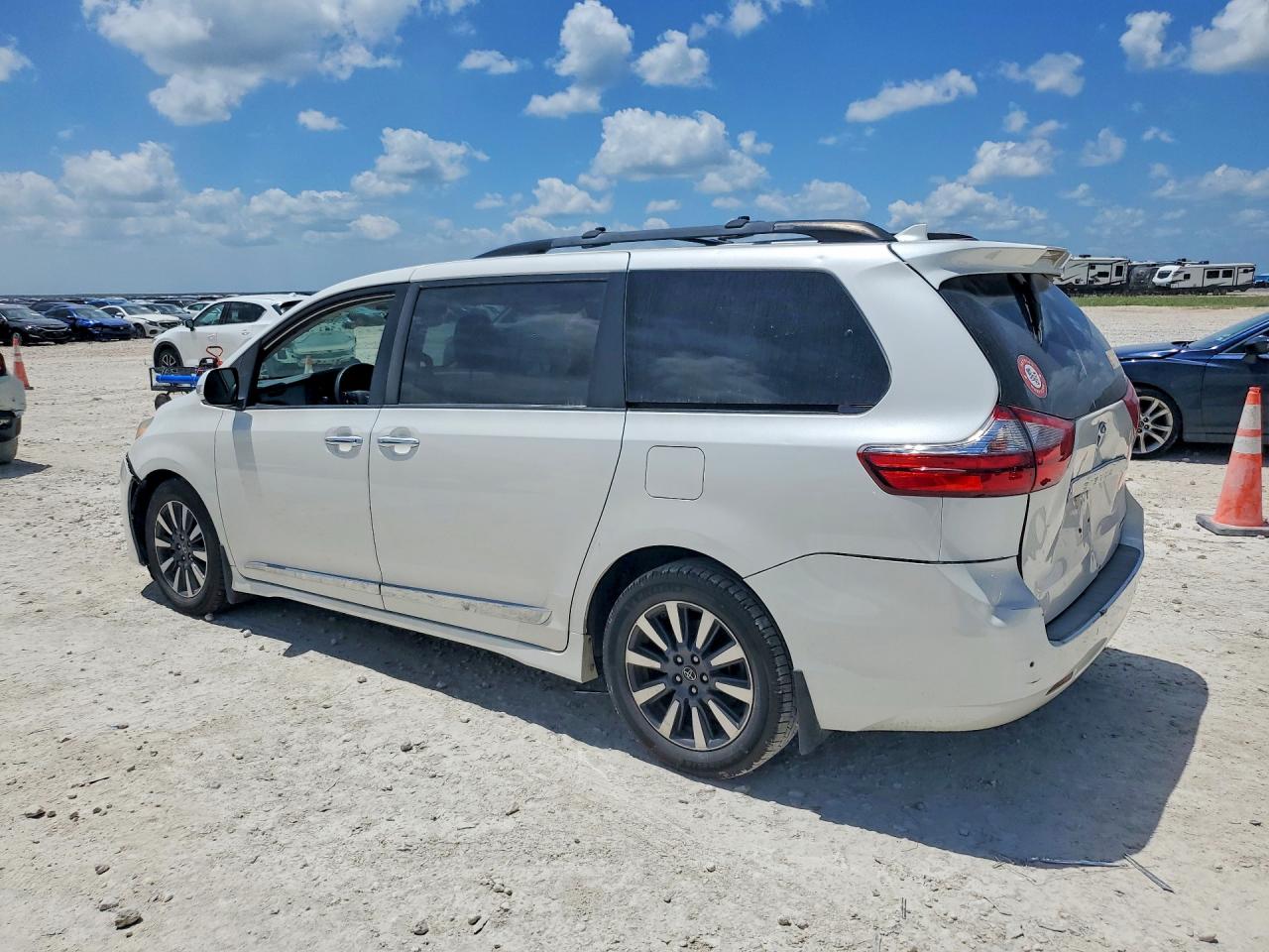 2020 TOYOTA SIENNA LIMITED 7-PASSENGER photo 3