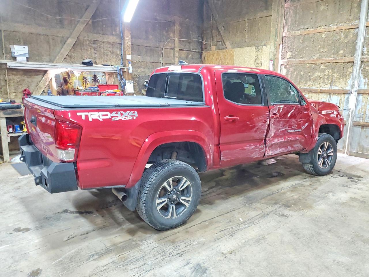 2017 TOYOTA TACOMA TRD SPORT photo 5