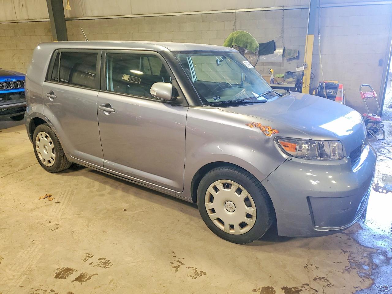 2010 TOYOTA SCION XB photo 4