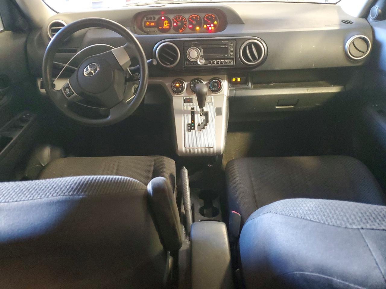 2010 TOYOTA SCION XB photo 8