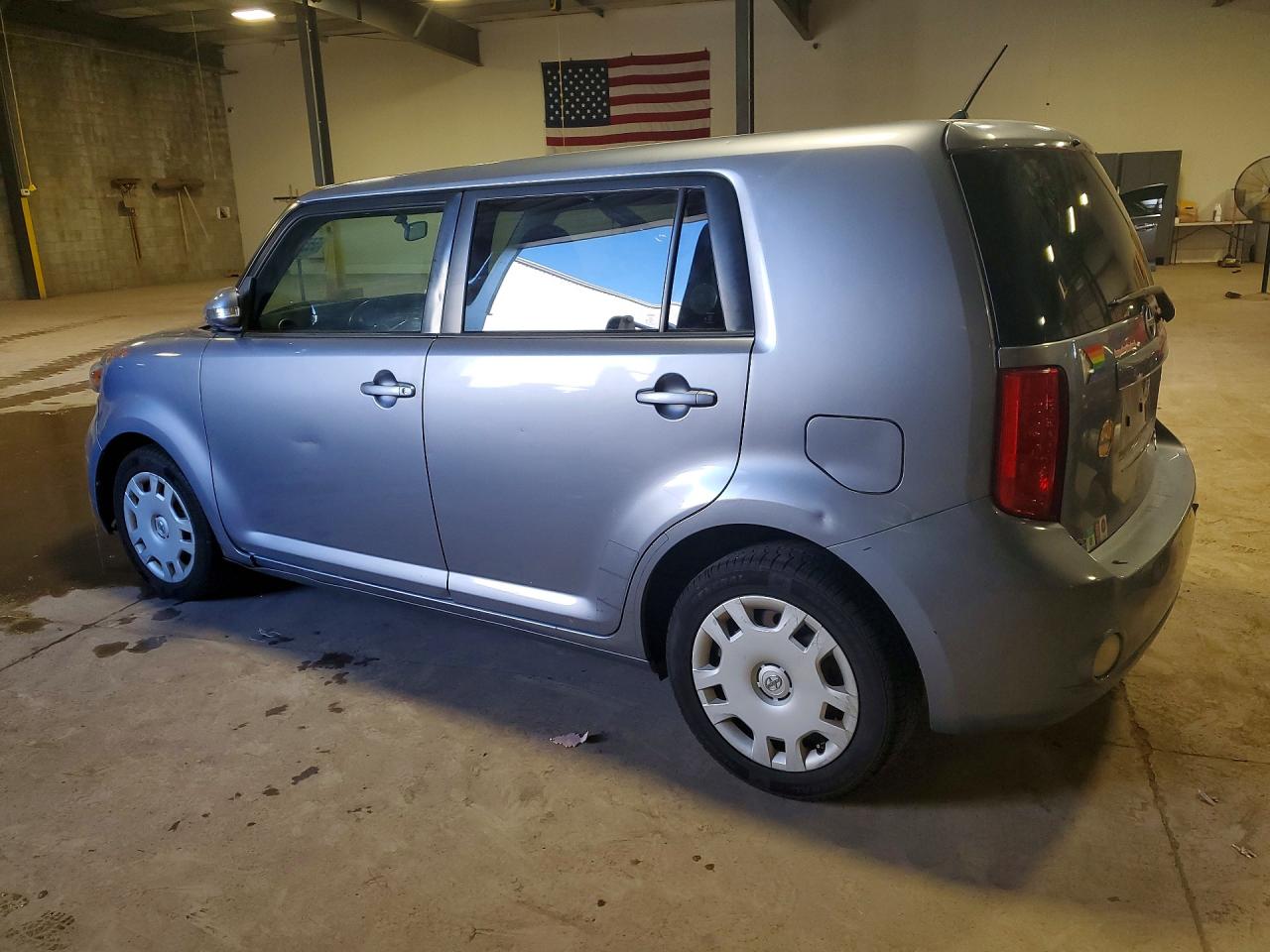 2010 TOYOTA SCION XB photo 2