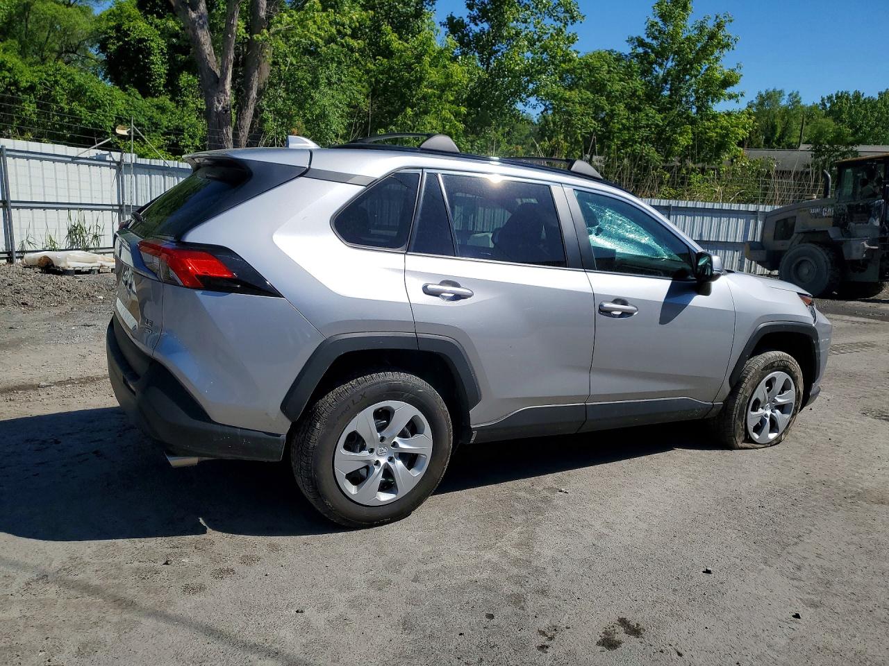 2019 TOYOTA RAV4 LE photo 7