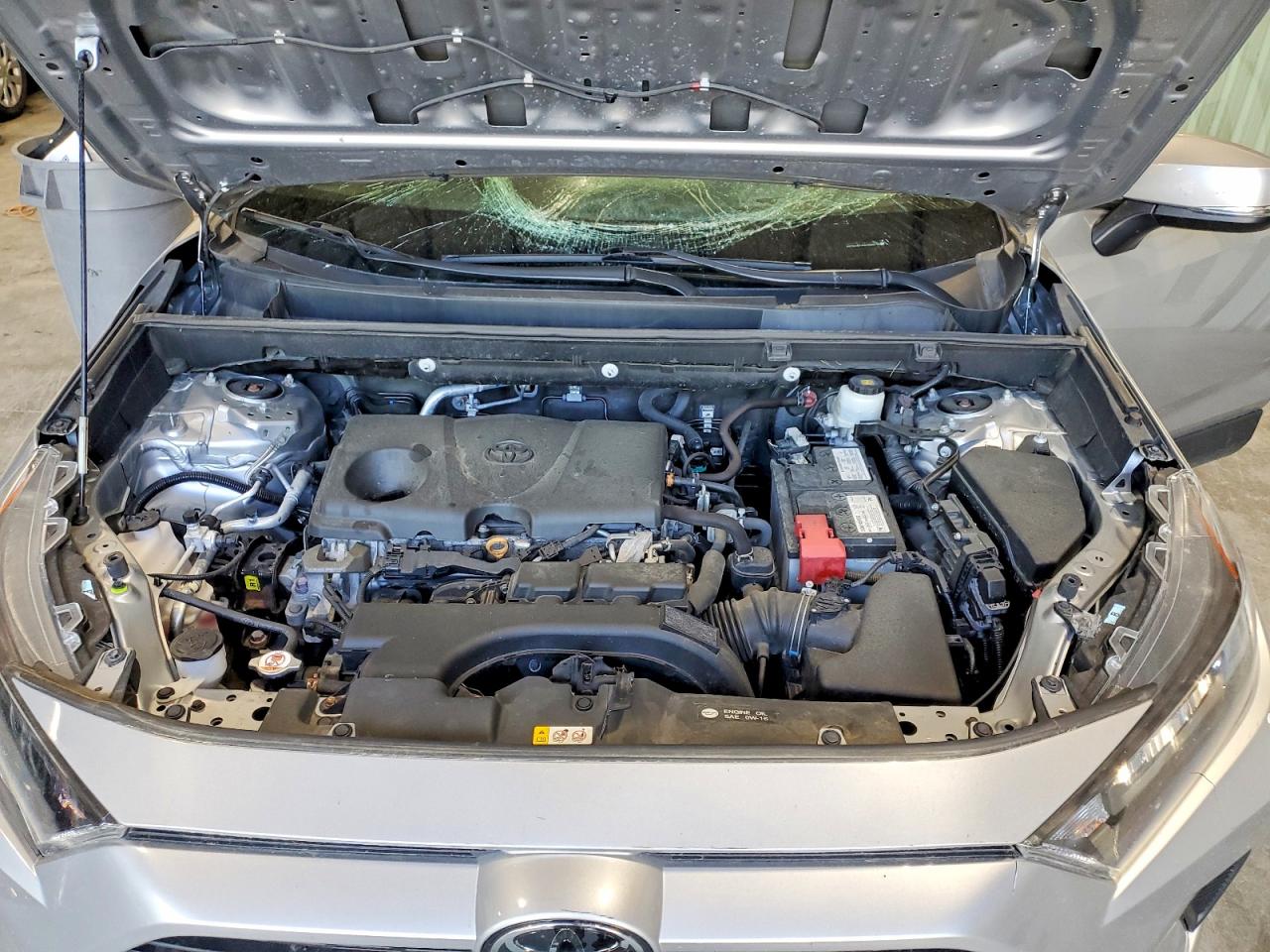 2019 TOYOTA RAV4 LE photo 34