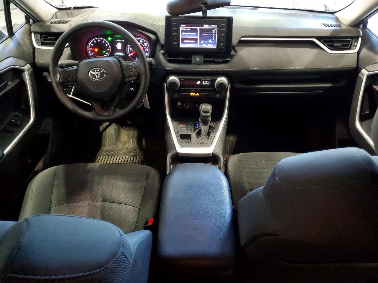 2019 TOYOTA RAV4 LE photo 22