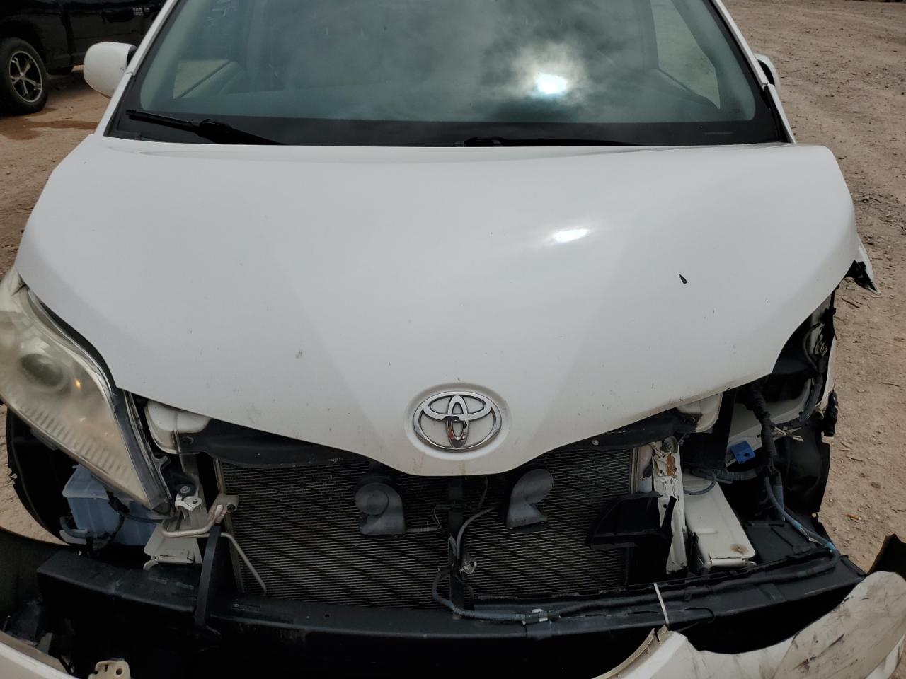 2015 TOYOTA SIENNA XLE 8-PASSENGER photo 23