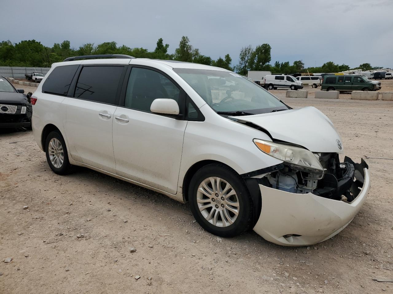 2015 TOYOTA SIENNA XLE 8-PASSENGER photo 7