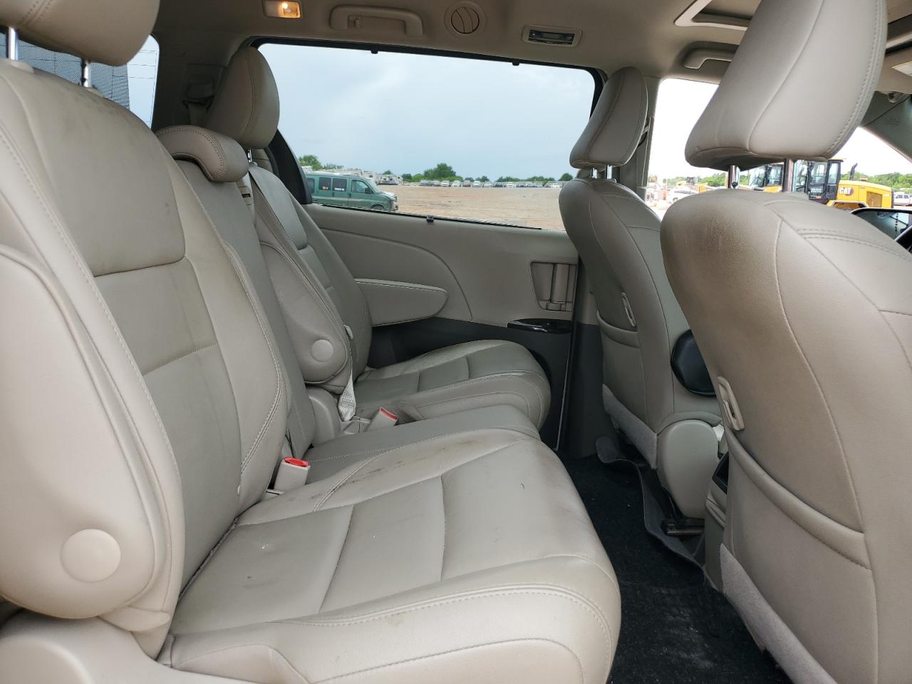 2015 TOYOTA SIENNA XLE 8-PASSENGER photo 21