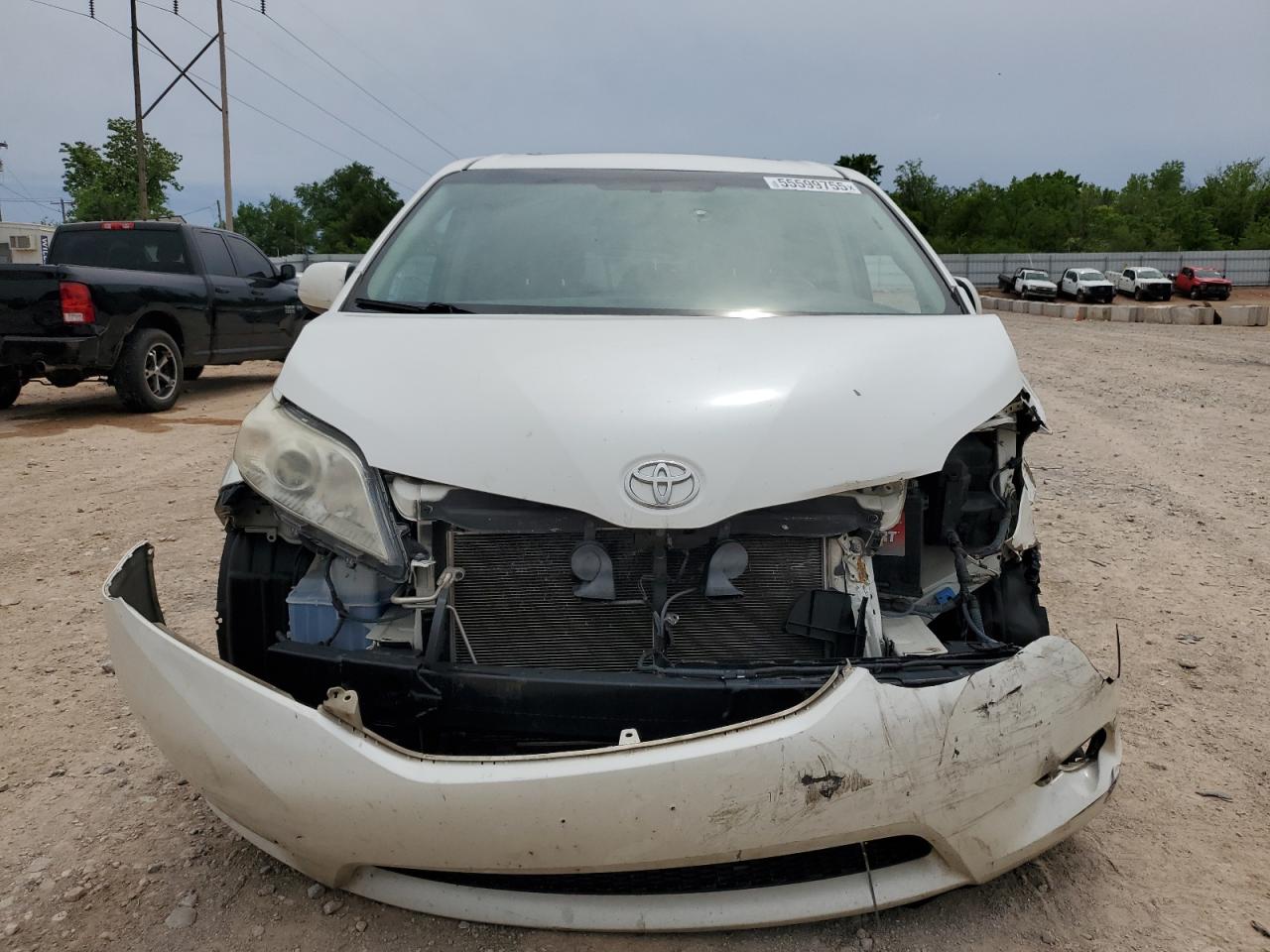 2015 TOYOTA SIENNA XLE 8-PASSENGER photo 9