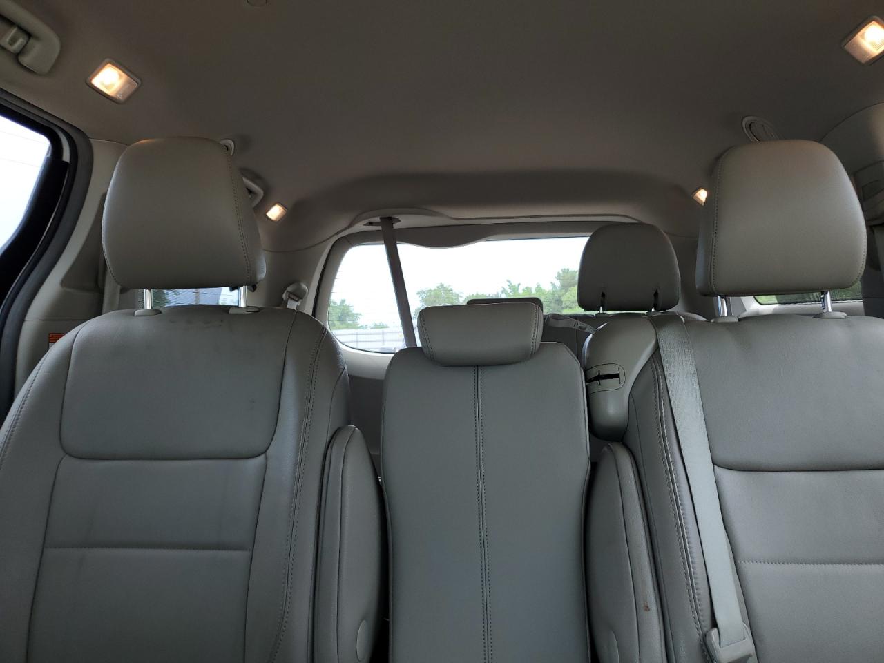 2015 TOYOTA SIENNA XLE 8-PASSENGER photo 19