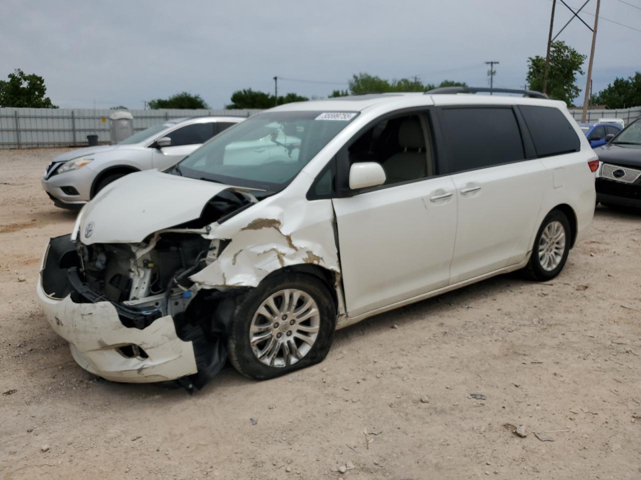 2015 TOYOTA SIENNA
