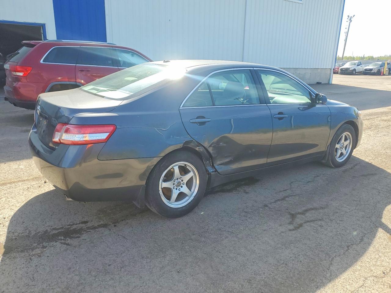 2010 TOYOTA CAMRY BASE photo 5
