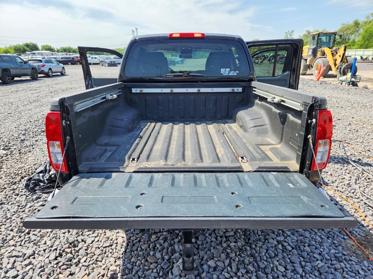2005 NISSAN FRONTIER SE photo 11