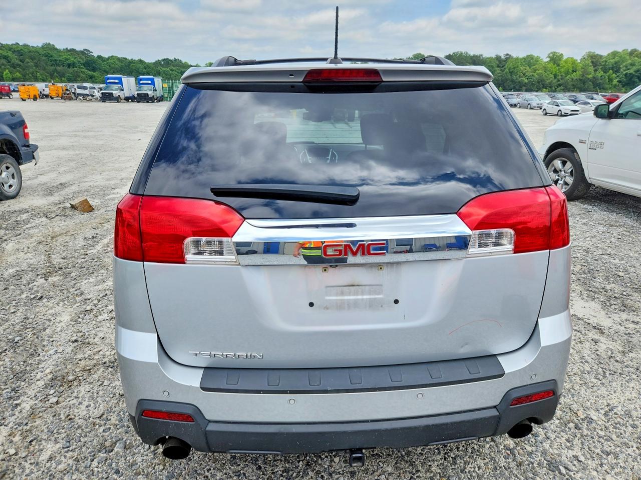 2015 GMC TERRAIN SLE photo 11