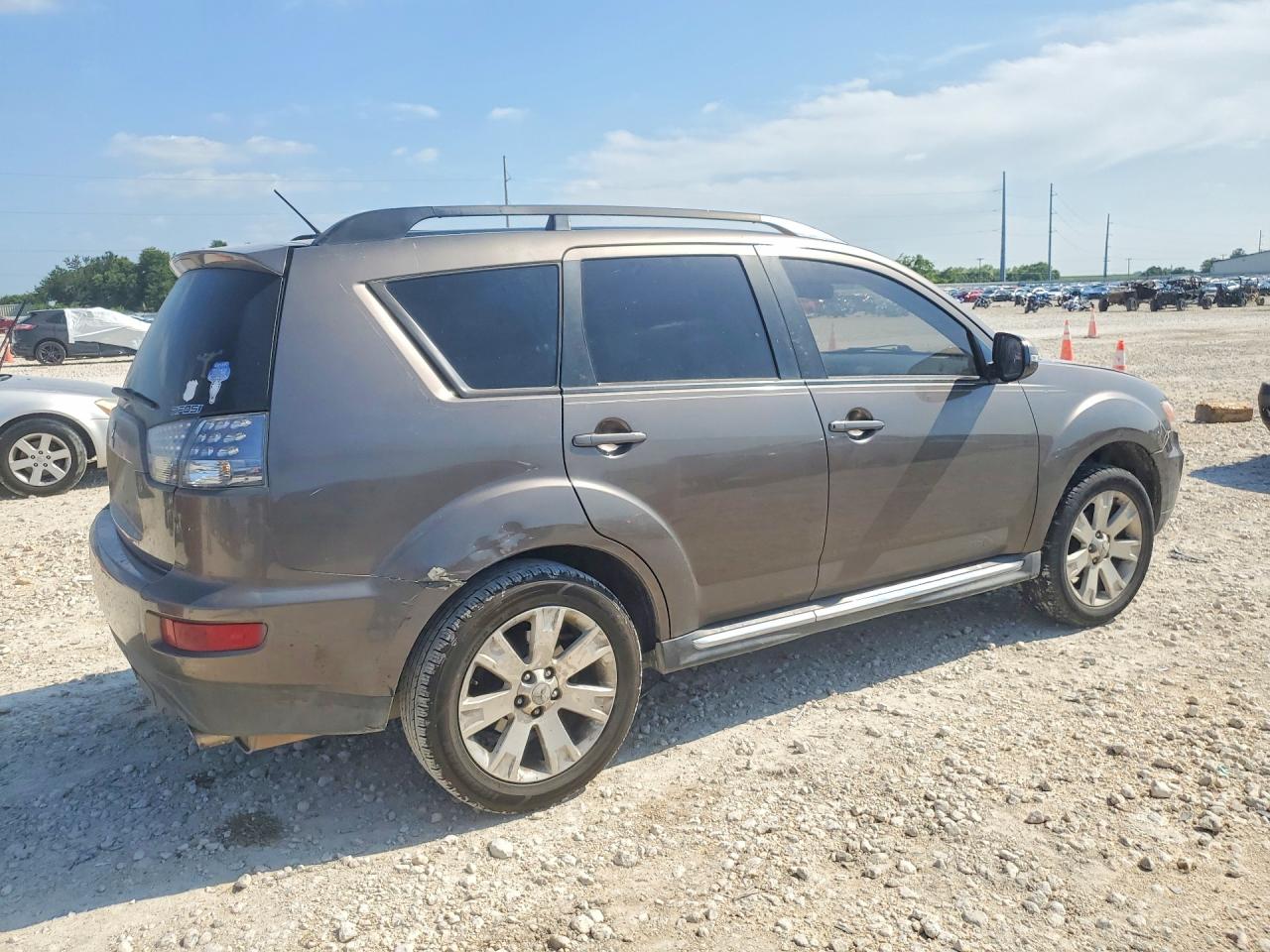 2011 MITSUBISHI OUTLANDER SE photo 3