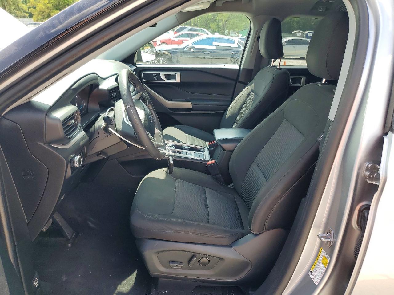 2023 FORD EXPLORER XLT photo 19