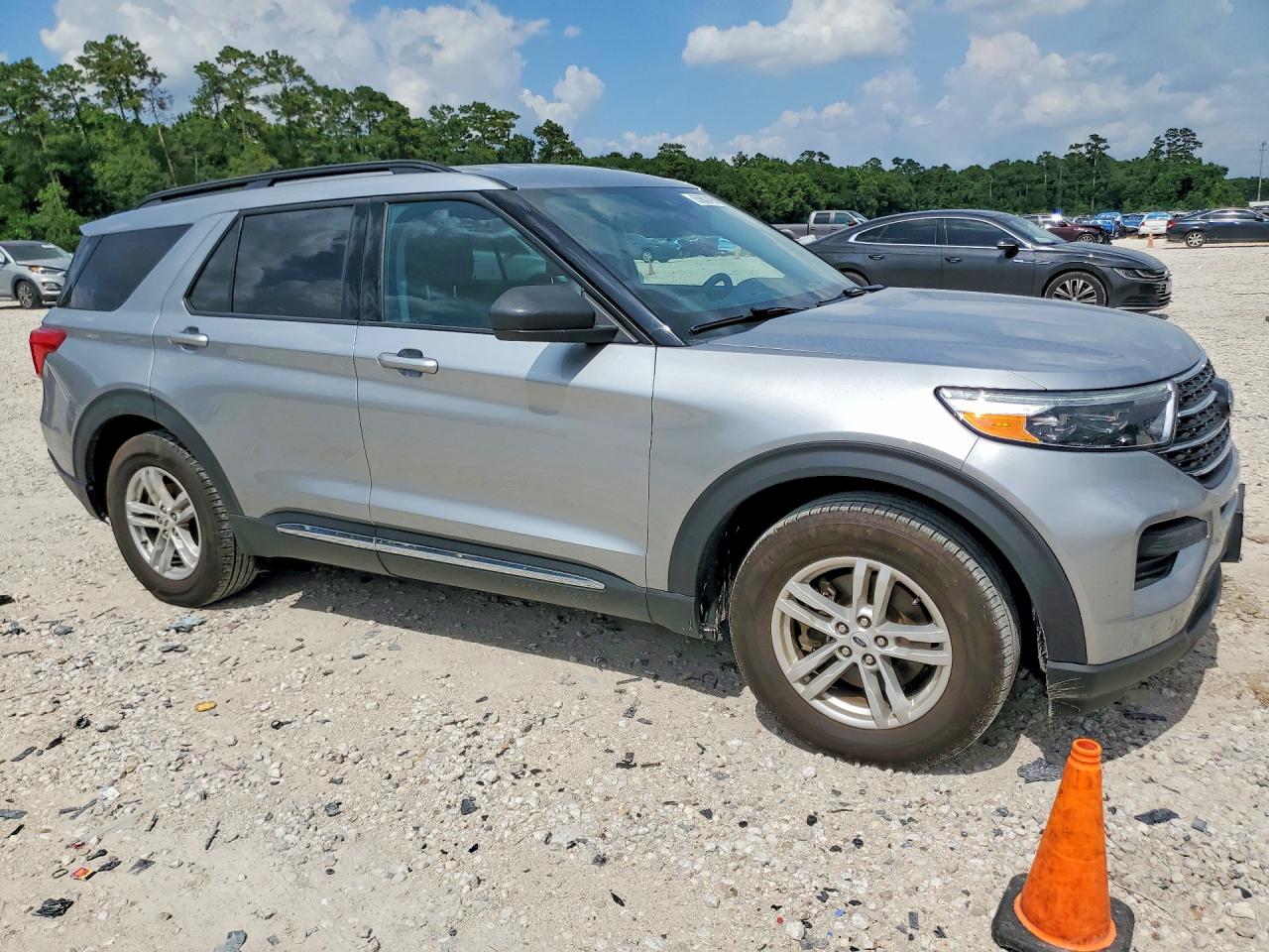 2023 FORD EXPLORER XLT photo 10