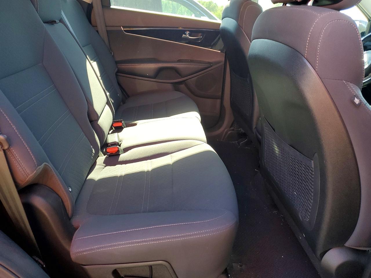 2016 KIA SORENTO LX photo 31