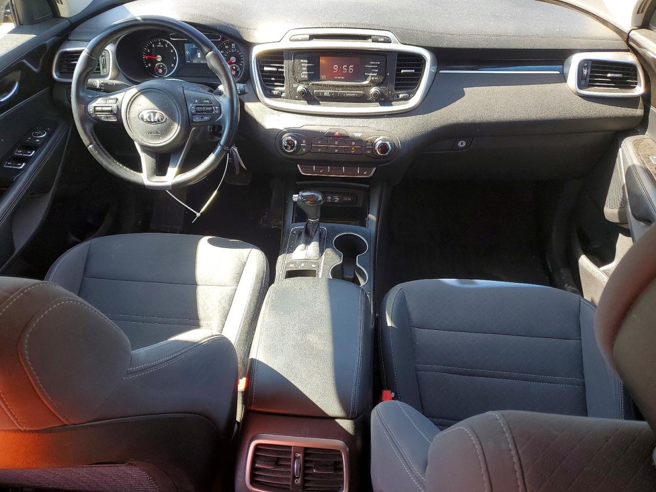 2016 KIA SORENTO LX photo 22
