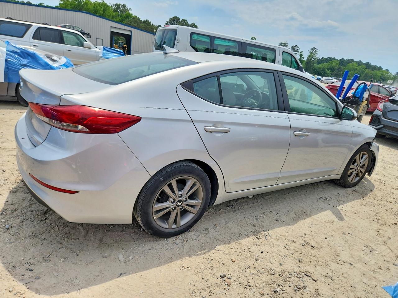 2017 HYUNDAI ELANTRA SE photo 5