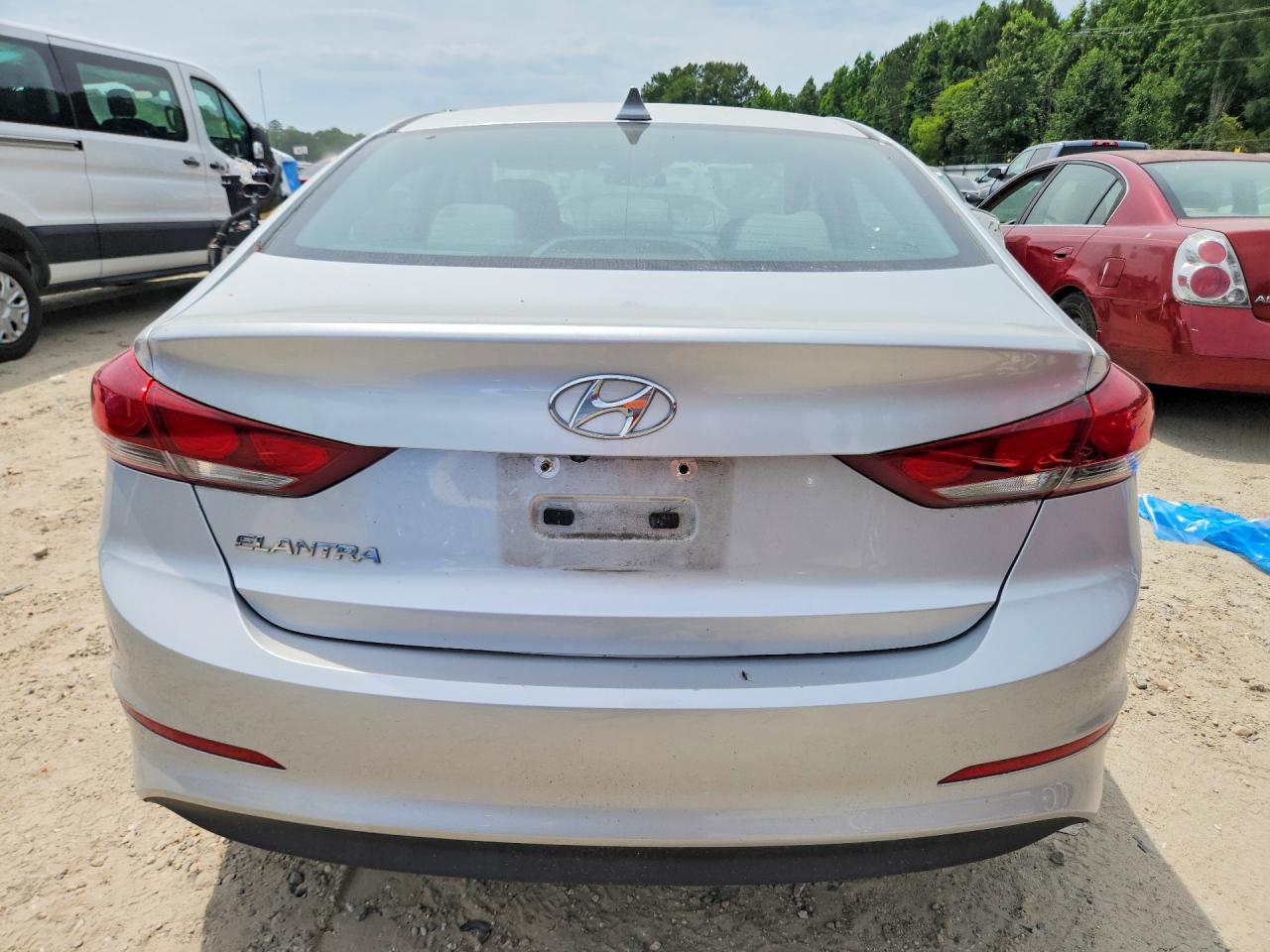 2017 HYUNDAI ELANTRA SE photo 11