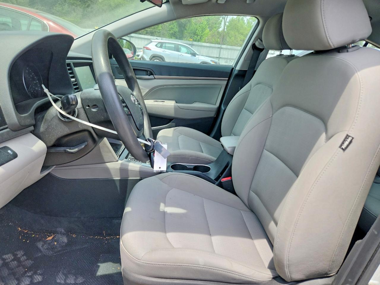 2017 HYUNDAI ELANTRA SE photo 13