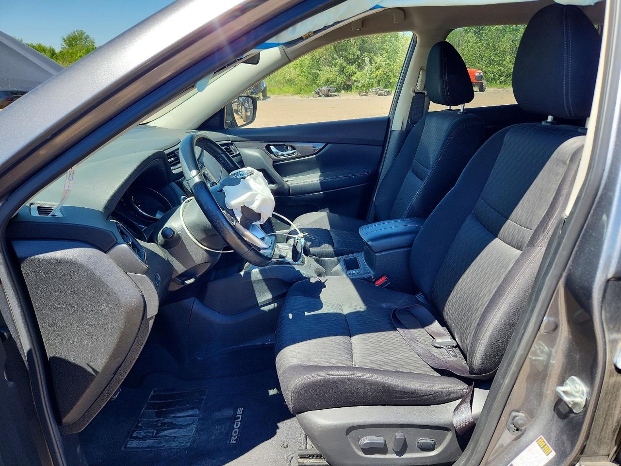 2020 NISSAN ROGUE SV photo 13