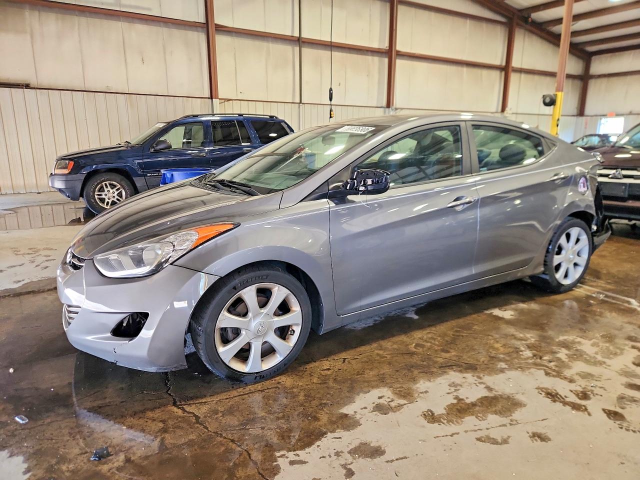 2013 HYUNDAI ELANTRA